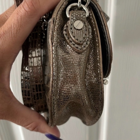 💚Michael Kors Silver Quilted Crossbody Bag with Chain Strap ❤️ EUC - Picture 5 of 11